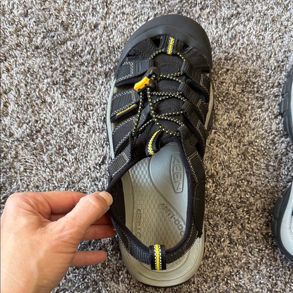 KEEN Men's Newport H2 Closed Toe Water Sandal EUC - Picture 7 of 12
